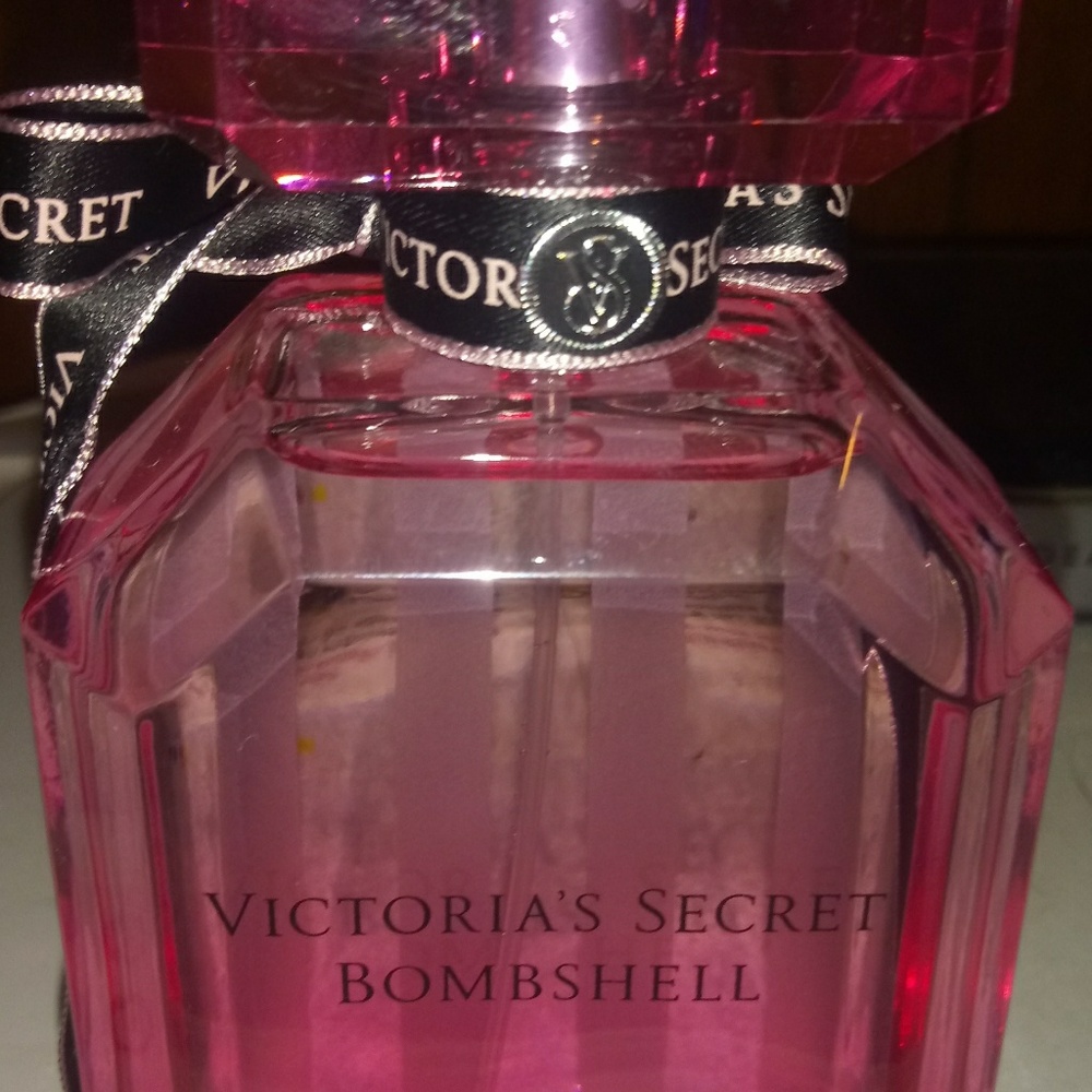 Brand new big bottel of victoria secret bombshell